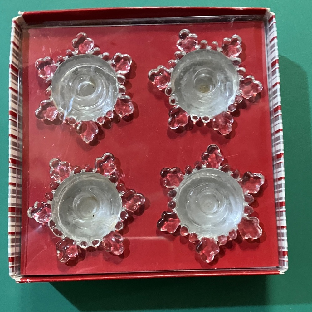 Williams Sonoma Set of 4 Snowflake Candle Holders in original package